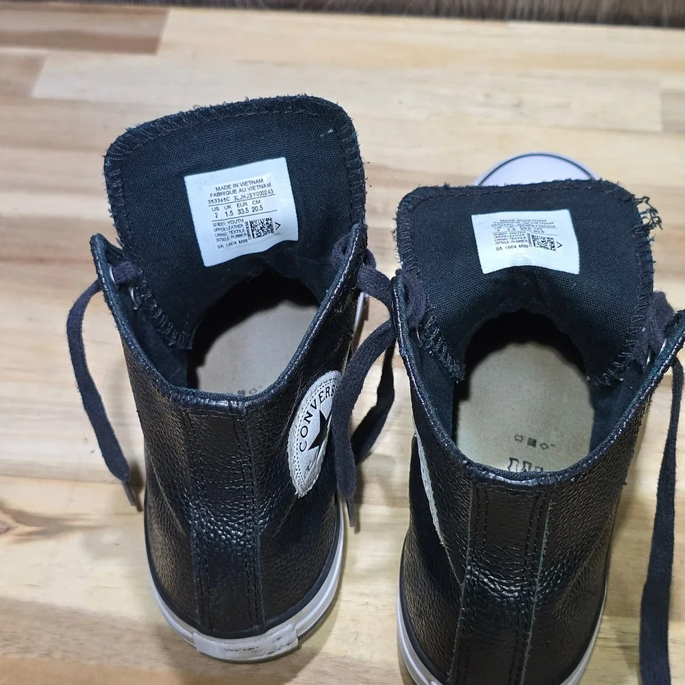 Converse Chuck Taylor All Star High Top Youth Size 2 Black Pebbled Leather Shoes